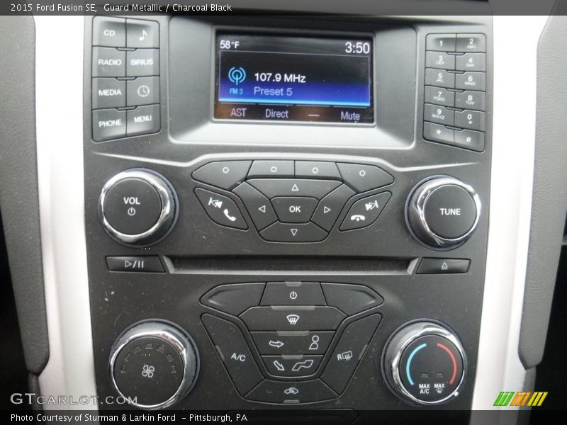 Guard Metallic / Charcoal Black 2015 Ford Fusion SE