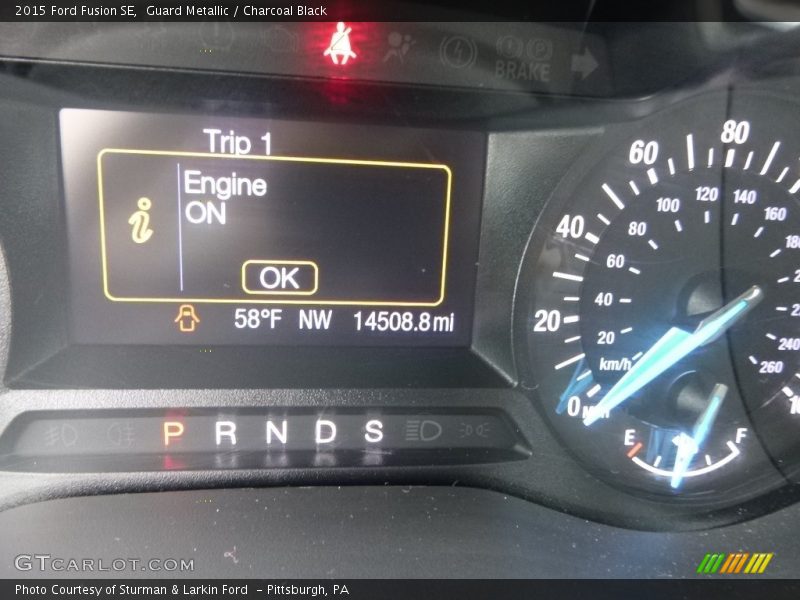 Guard Metallic / Charcoal Black 2015 Ford Fusion SE