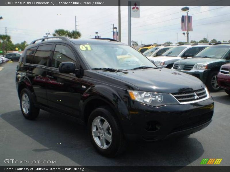 Labrador Black Pearl / Black 2007 Mitsubishi Outlander LS