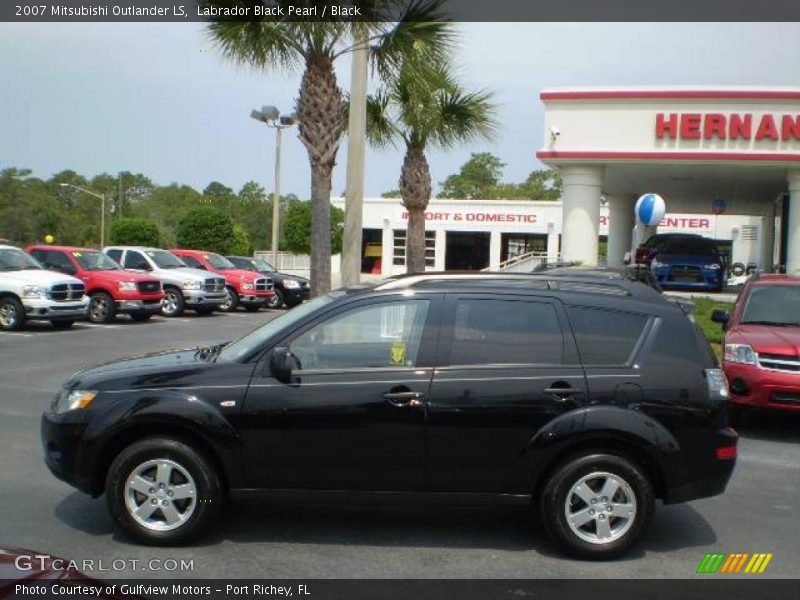 Labrador Black Pearl / Black 2007 Mitsubishi Outlander LS