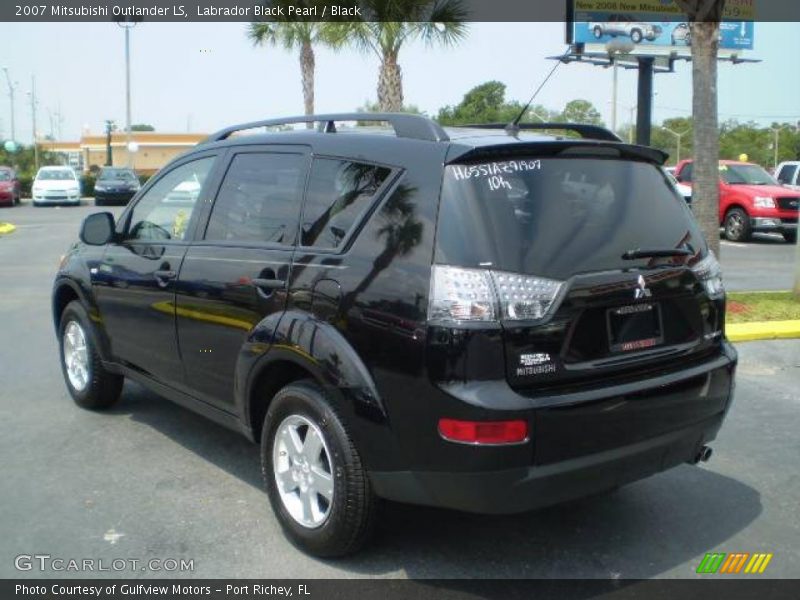 Labrador Black Pearl / Black 2007 Mitsubishi Outlander LS