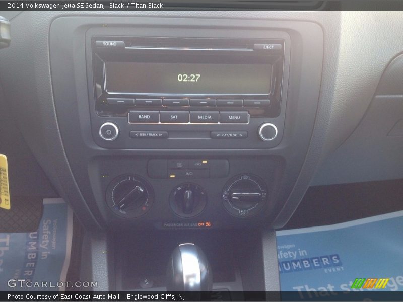 Black / Titan Black 2014 Volkswagen Jetta SE Sedan