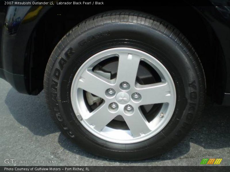 Labrador Black Pearl / Black 2007 Mitsubishi Outlander LS