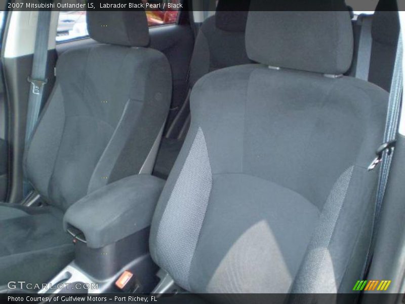 Labrador Black Pearl / Black 2007 Mitsubishi Outlander LS