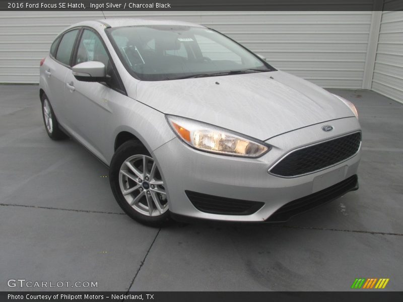 Ingot Silver / Charcoal Black 2016 Ford Focus SE Hatch