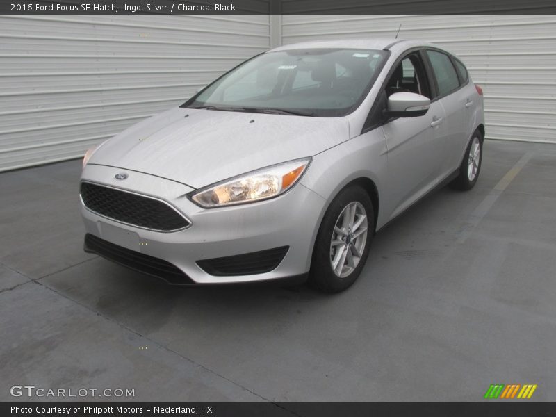 Ingot Silver / Charcoal Black 2016 Ford Focus SE Hatch