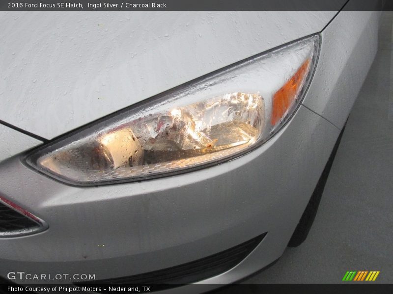 Ingot Silver / Charcoal Black 2016 Ford Focus SE Hatch