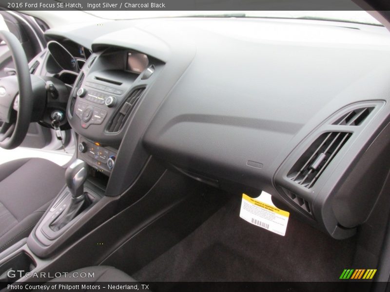 Ingot Silver / Charcoal Black 2016 Ford Focus SE Hatch
