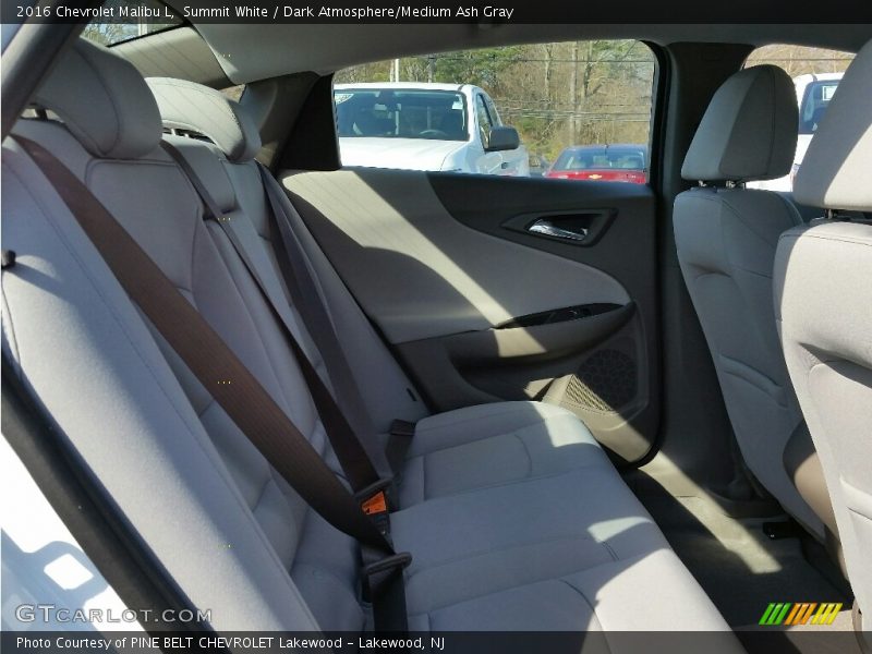 Summit White / Dark Atmosphere/Medium Ash Gray 2016 Chevrolet Malibu L