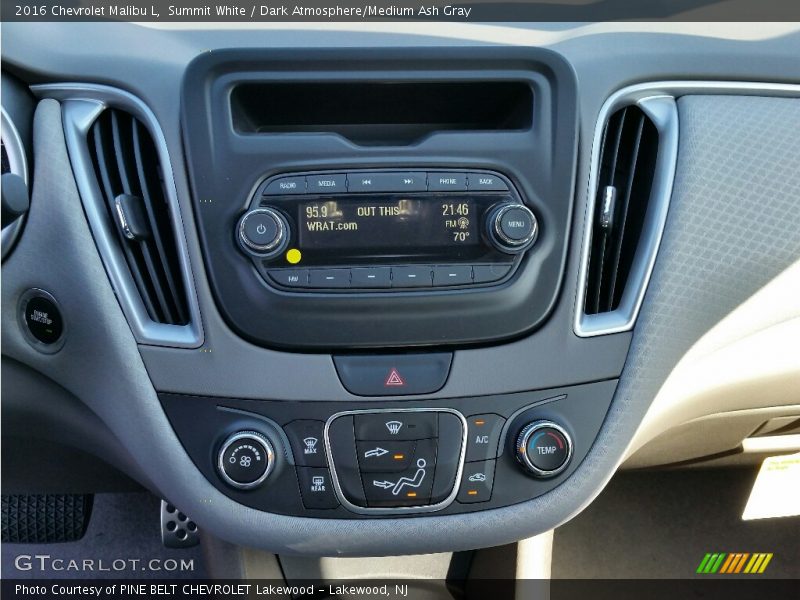 Controls of 2016 Malibu L