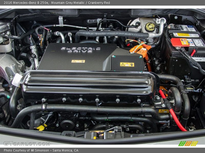 Mountain Grey Metallic / Cranberry Red 2016 Mercedes-Benz B 250e