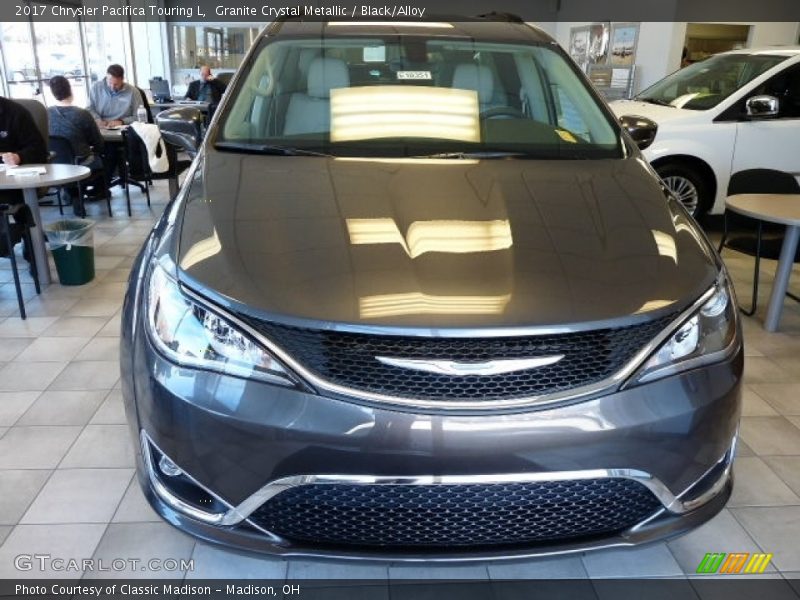 Granite Crystal Metallic / Black/Alloy 2017 Chrysler Pacifica Touring L