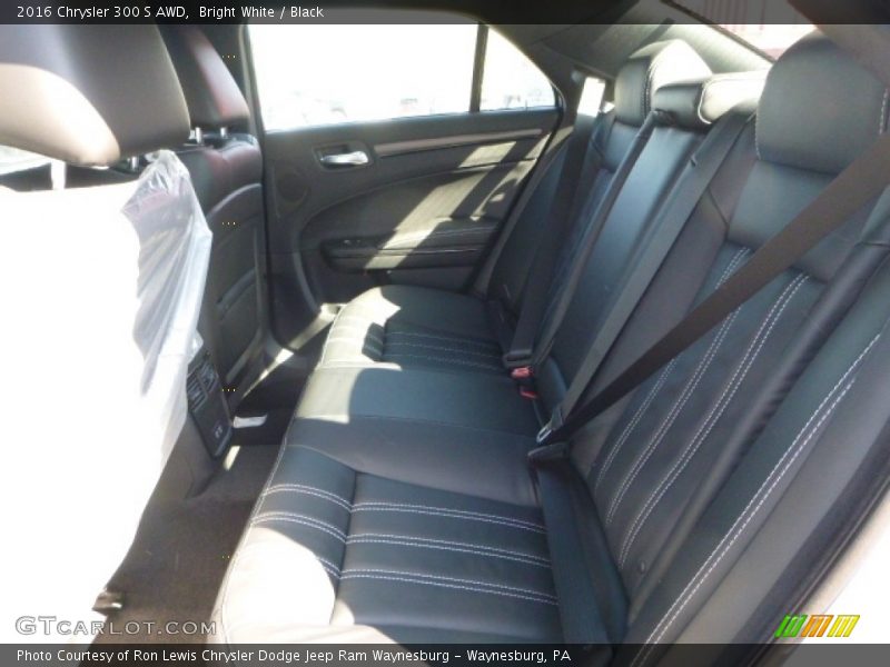Bright White / Black 2016 Chrysler 300 S AWD