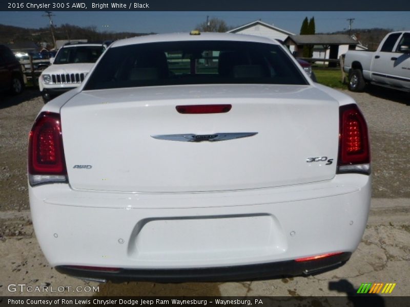 Bright White / Black 2016 Chrysler 300 S AWD
