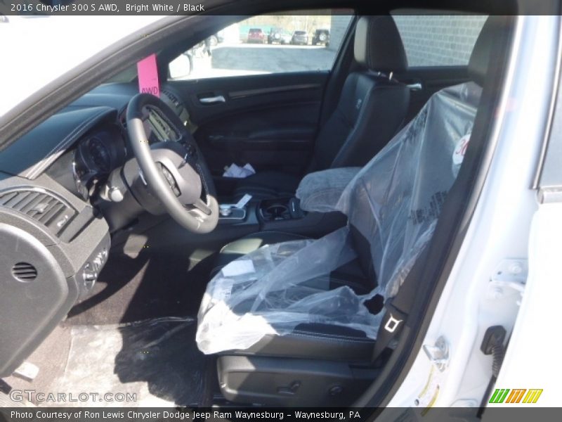 Bright White / Black 2016 Chrysler 300 S AWD