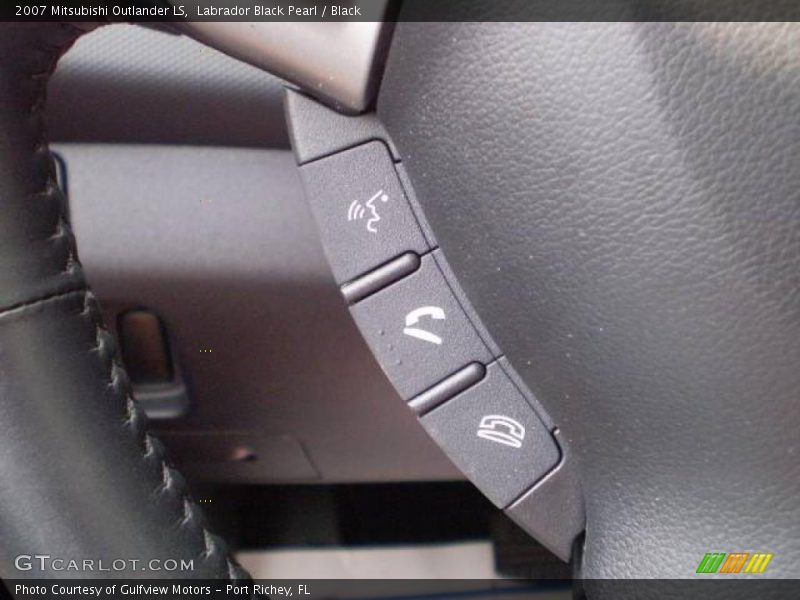 Labrador Black Pearl / Black 2007 Mitsubishi Outlander LS
