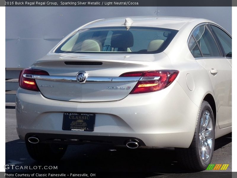 Sparkling Silver Metallic / Light Neutral/Cocoa 2016 Buick Regal Regal Group