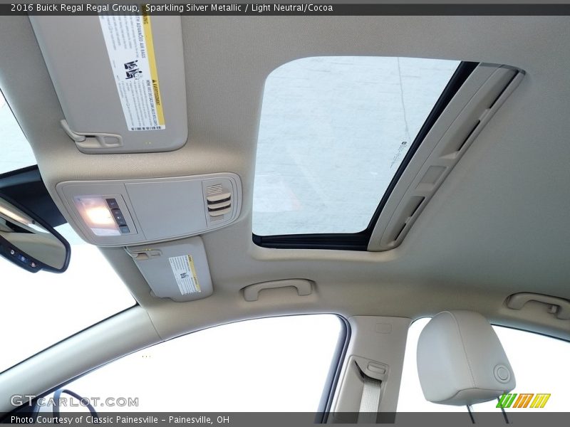 Sparkling Silver Metallic / Light Neutral/Cocoa 2016 Buick Regal Regal Group