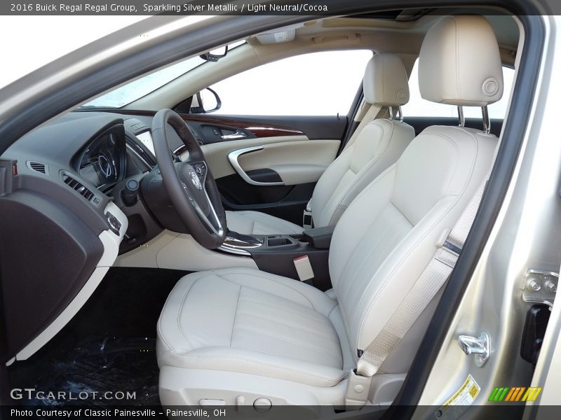 Sparkling Silver Metallic / Light Neutral/Cocoa 2016 Buick Regal Regal Group