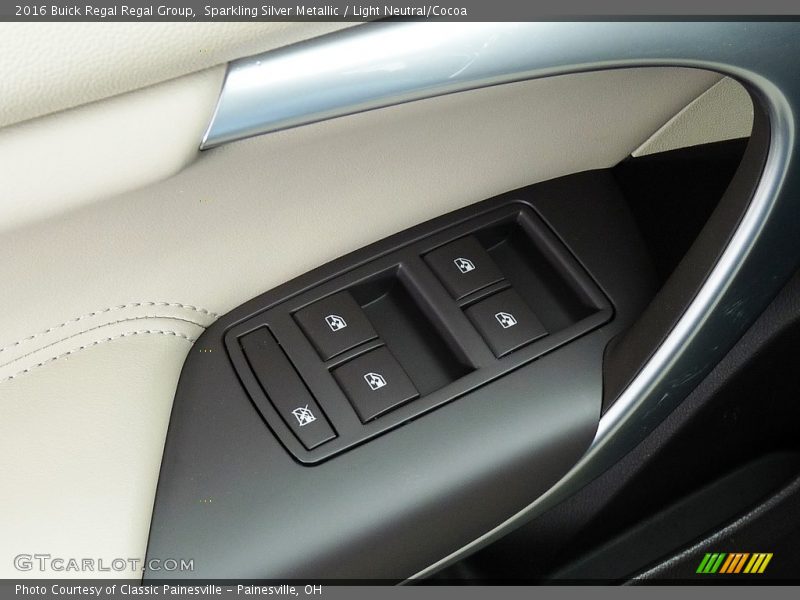 Sparkling Silver Metallic / Light Neutral/Cocoa 2016 Buick Regal Regal Group