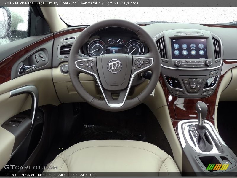 Sparkling Silver Metallic / Light Neutral/Cocoa 2016 Buick Regal Regal Group
