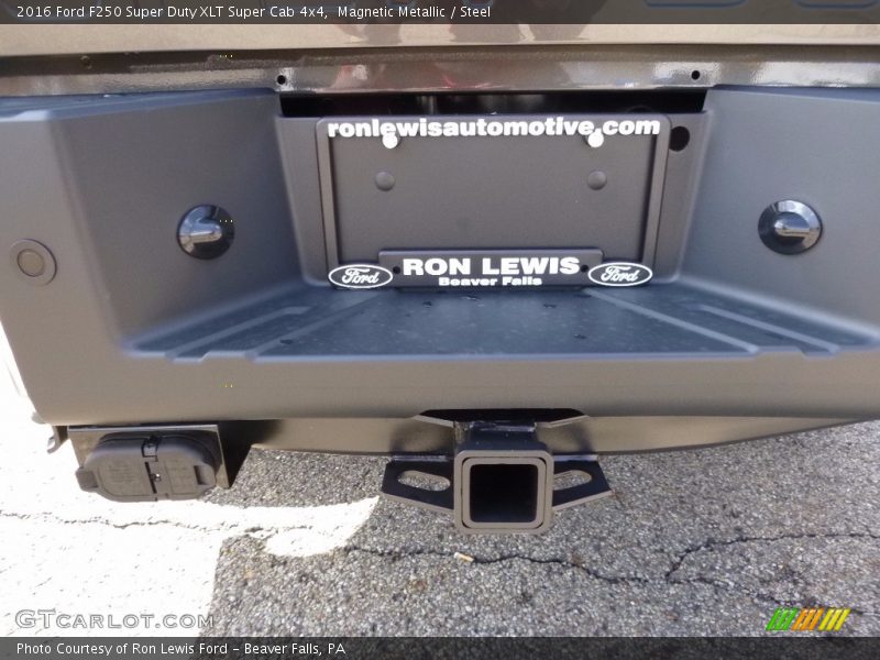 Magnetic Metallic / Steel 2016 Ford F250 Super Duty XLT Super Cab 4x4