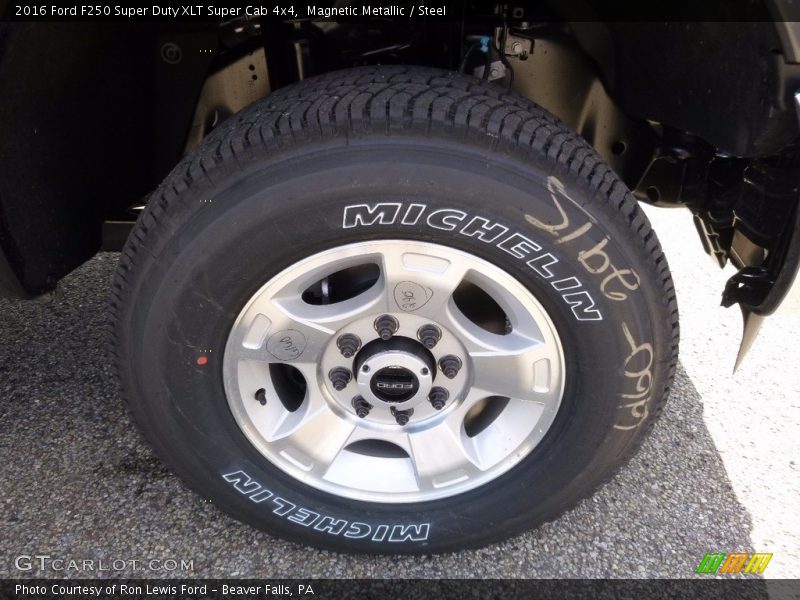 Magnetic Metallic / Steel 2016 Ford F250 Super Duty XLT Super Cab 4x4