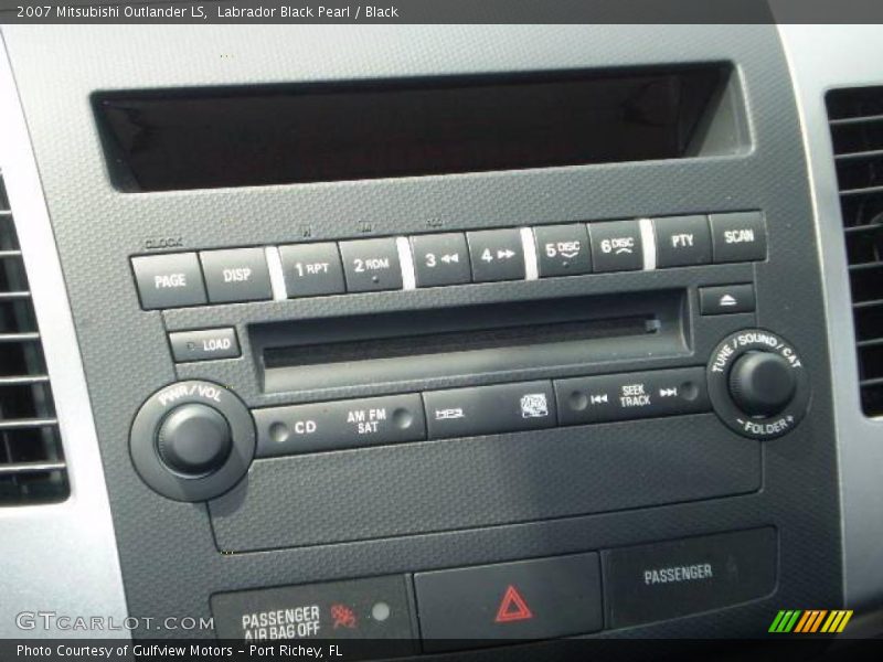 Labrador Black Pearl / Black 2007 Mitsubishi Outlander LS