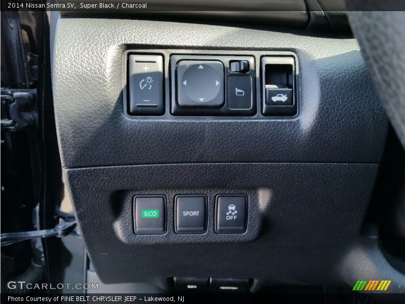 Super Black / Charcoal 2014 Nissan Sentra SV