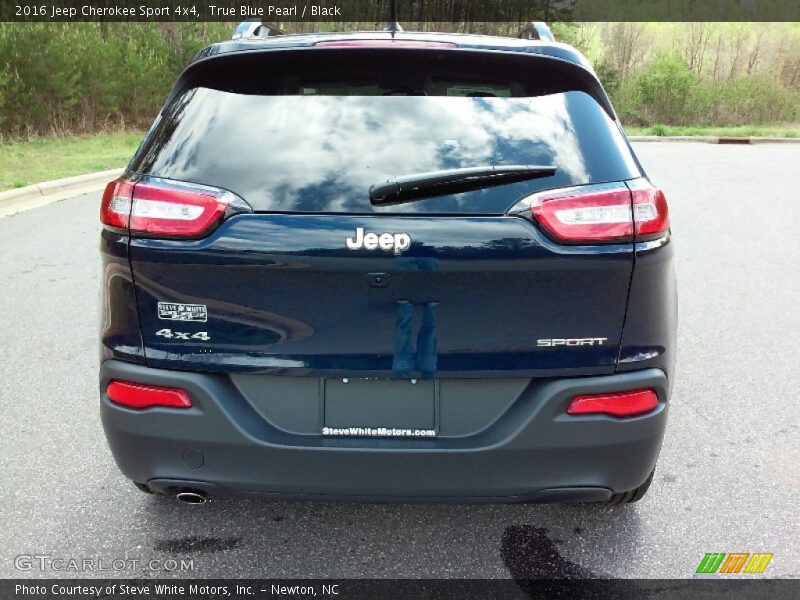 True Blue Pearl / Black 2016 Jeep Cherokee Sport 4x4