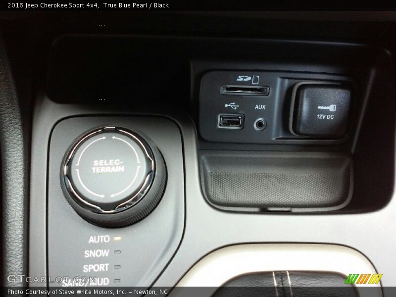 True Blue Pearl / Black 2016 Jeep Cherokee Sport 4x4