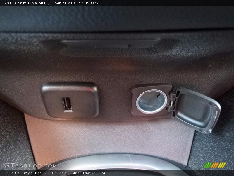 Silver Ice Metallic / Jet Black 2016 Chevrolet Malibu LT
