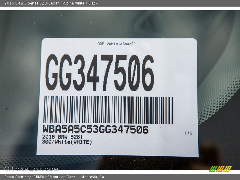 Alpine White / Black 2016 BMW 5 Series 528i Sedan