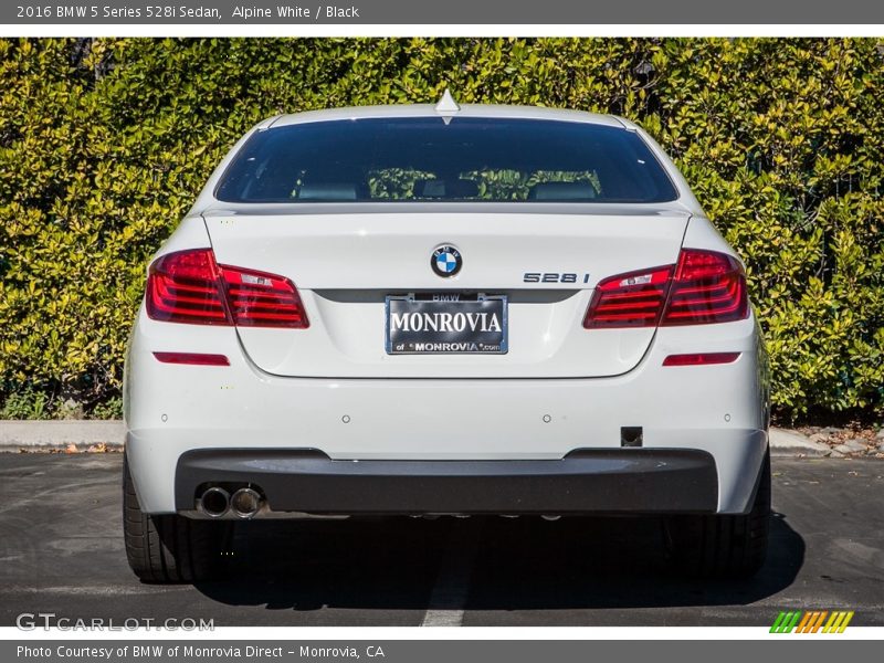 Alpine White / Black 2016 BMW 5 Series 528i Sedan