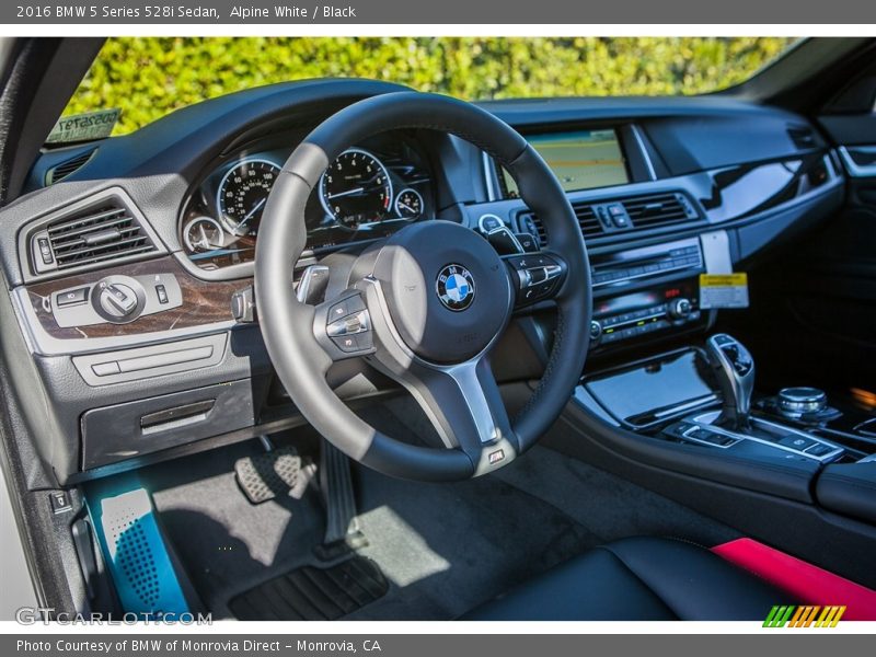 Alpine White / Black 2016 BMW 5 Series 528i Sedan