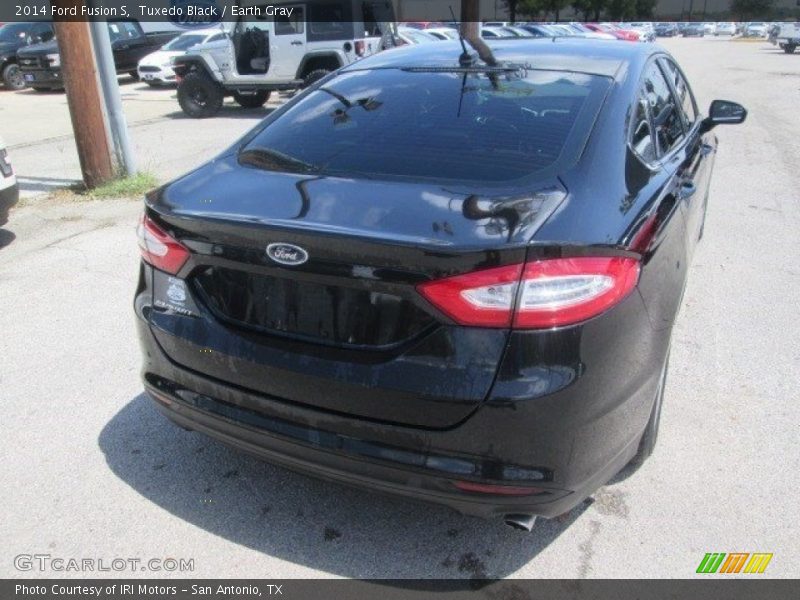 Tuxedo Black / Earth Gray 2014 Ford Fusion S