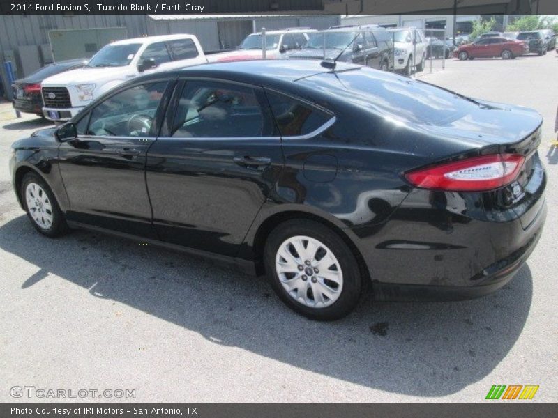 Tuxedo Black / Earth Gray 2014 Ford Fusion S