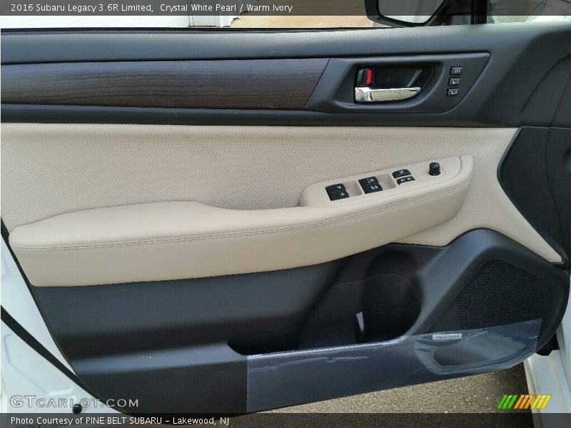 Crystal White Pearl / Warm Ivory 2016 Subaru Legacy 3.6R Limited