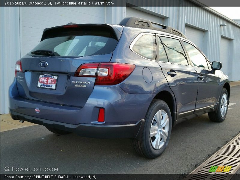 Twilight Blue Metallic / Warm Ivory 2016 Subaru Outback 2.5i