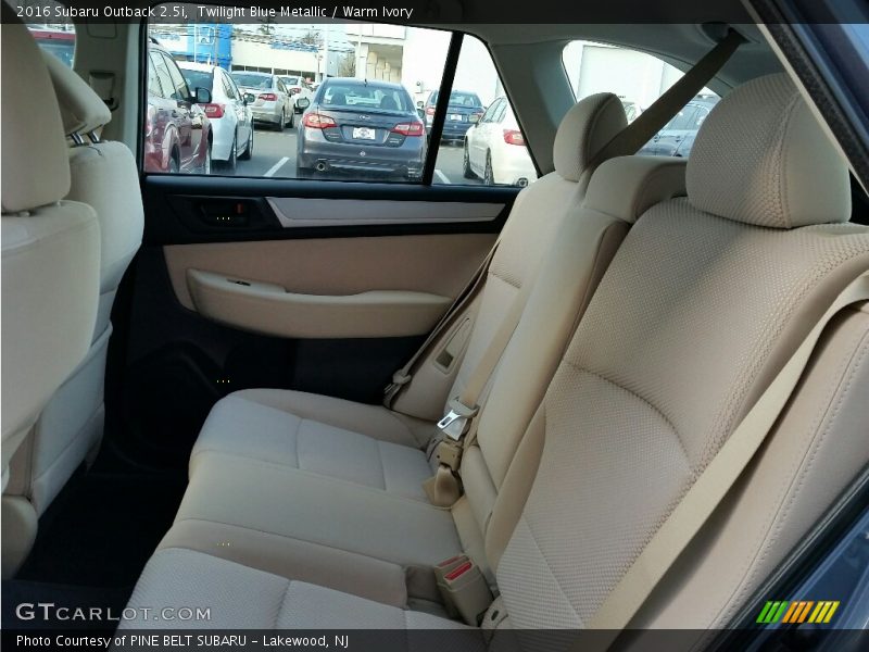 Twilight Blue Metallic / Warm Ivory 2016 Subaru Outback 2.5i