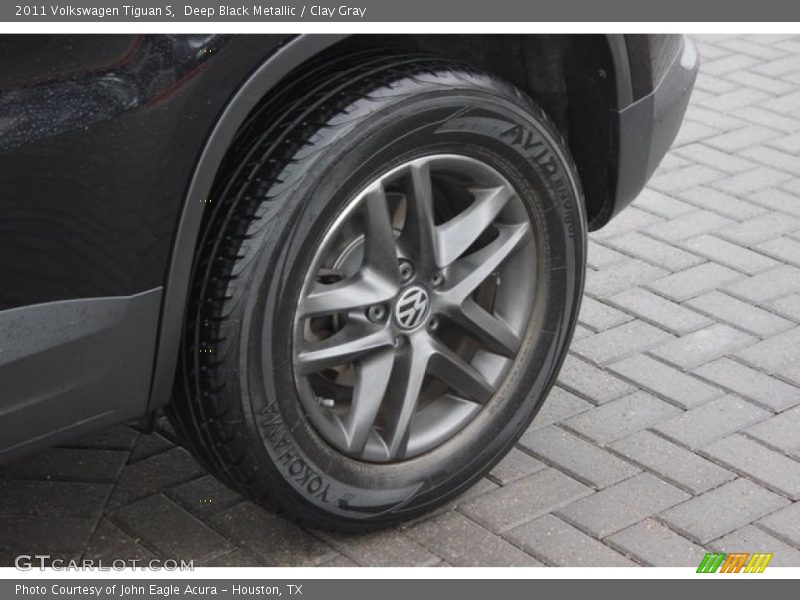 Deep Black Metallic / Clay Gray 2011 Volkswagen Tiguan S