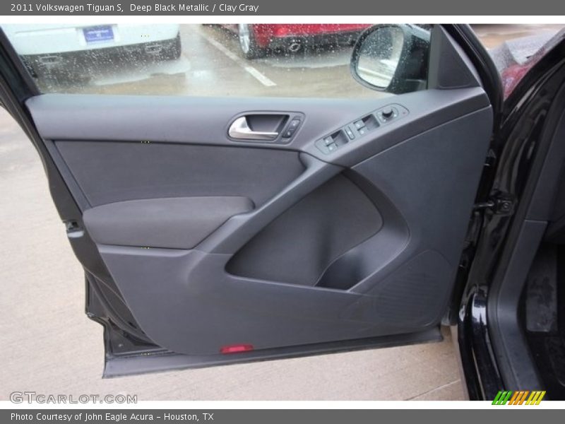 Deep Black Metallic / Clay Gray 2011 Volkswagen Tiguan S
