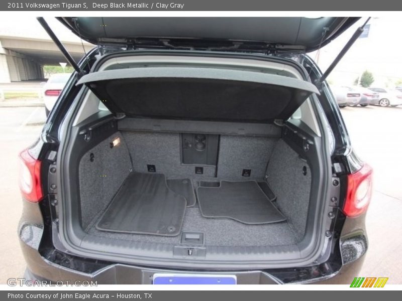 Deep Black Metallic / Clay Gray 2011 Volkswagen Tiguan S