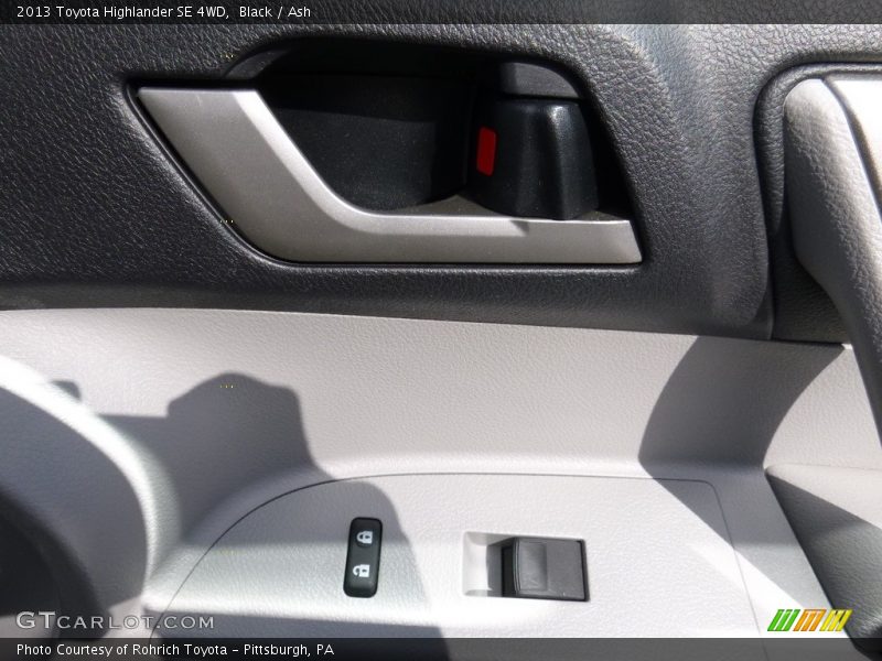 Black / Ash 2013 Toyota Highlander SE 4WD