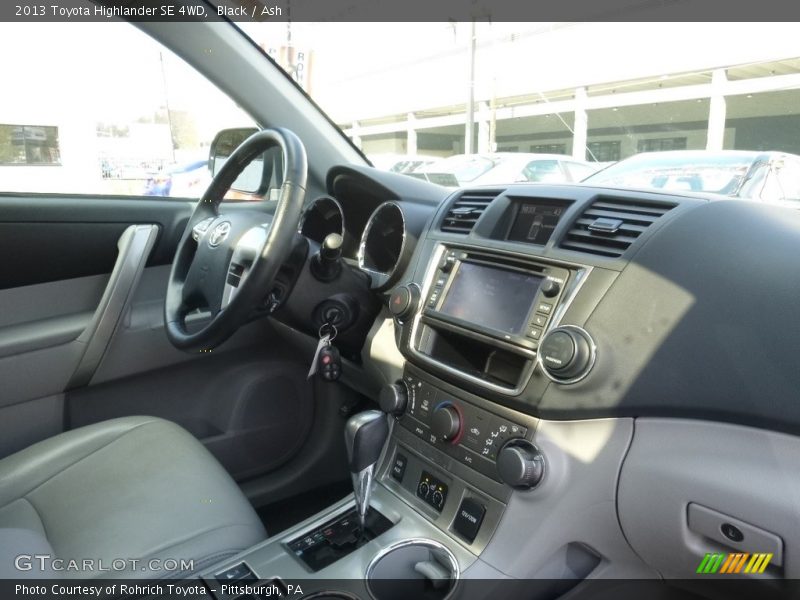 Black / Ash 2013 Toyota Highlander SE 4WD