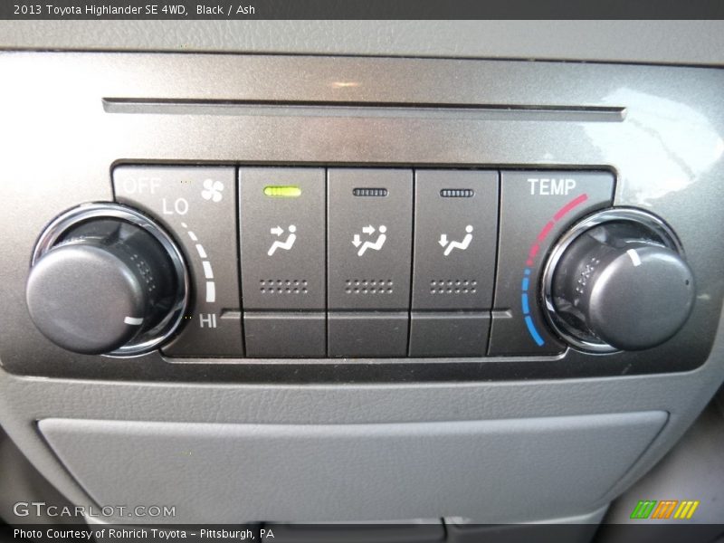 Black / Ash 2013 Toyota Highlander SE 4WD
