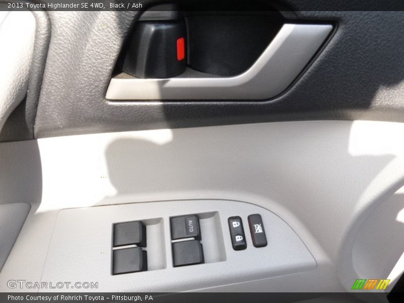 Black / Ash 2013 Toyota Highlander SE 4WD