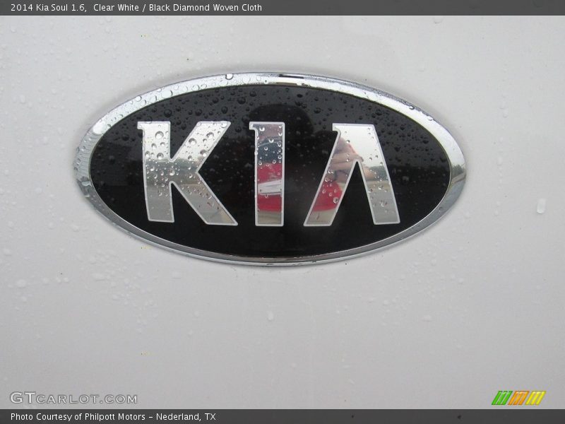 Clear White / Black Diamond Woven Cloth 2014 Kia Soul 1.6