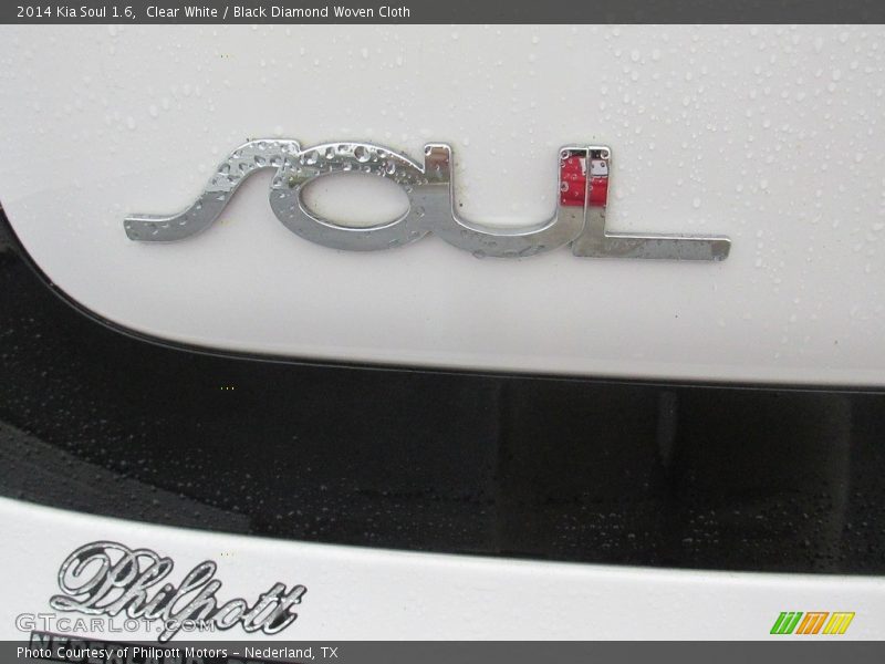 Clear White / Black Diamond Woven Cloth 2014 Kia Soul 1.6