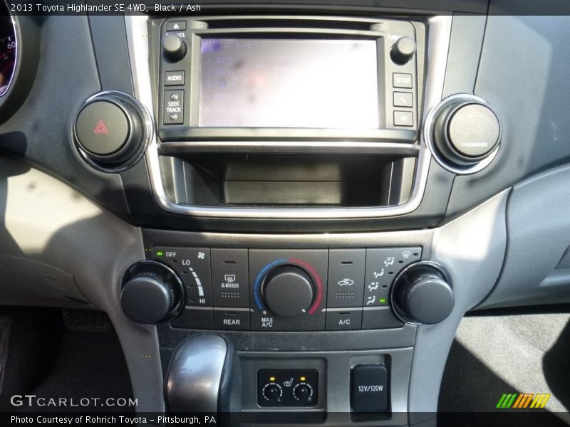 Black / Ash 2013 Toyota Highlander SE 4WD
